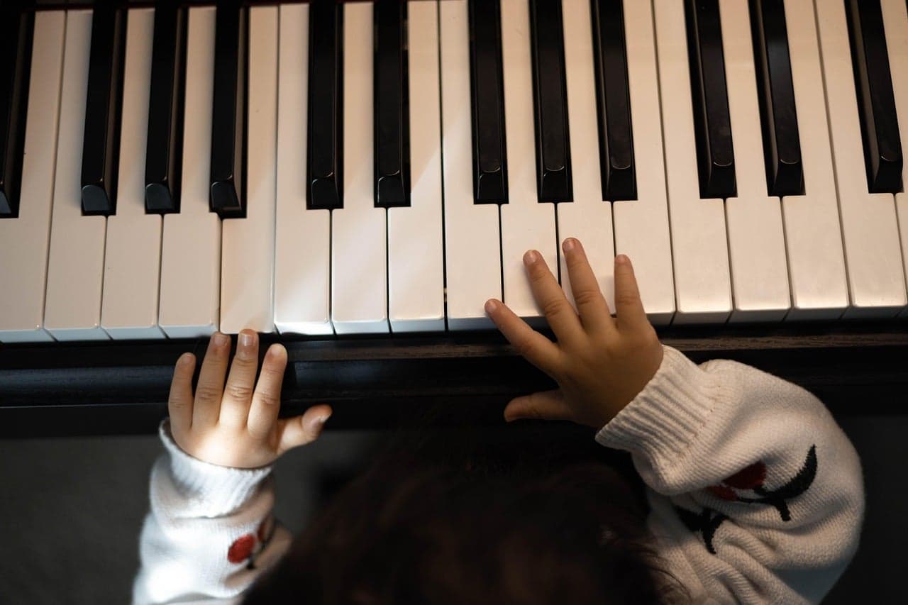 Quel piano pour débuter ? Guide complet pour bien choisir en 2026
