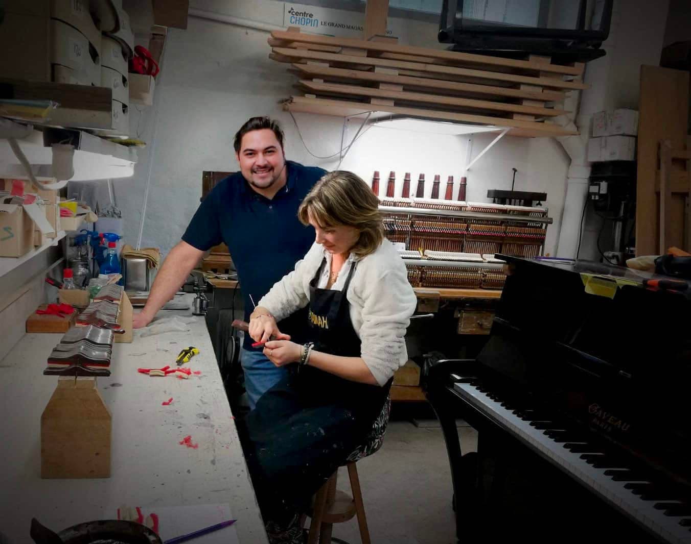 Rencontre avec Elias, chef d’atelier du Centre Chopin qui nous parle des pianos d’occasion